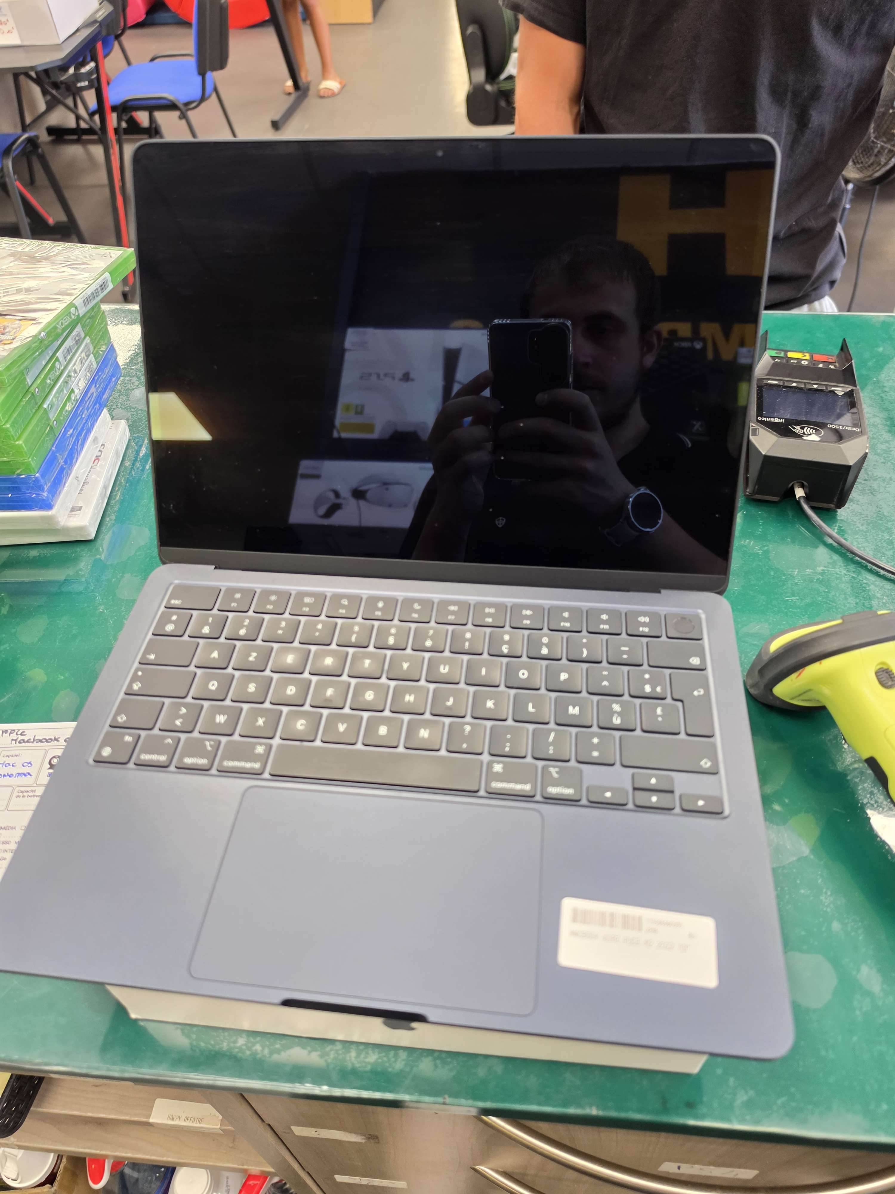 MacBook Air M2 13.6" 8go 256go ssd